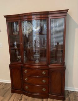 Drexel Heritage Mahogany Antique China Cabinet with Glass Doors