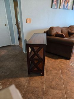 Farmhouse Wooden Console Table / Media Stand – Great Condition!