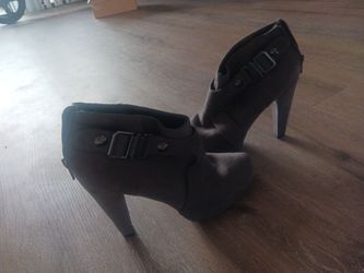 G by guess short boots sz 6