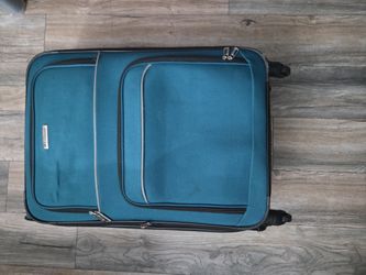 Suitcase: Large