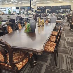 DINING TABLE 9 PCS FLOOR MODEL