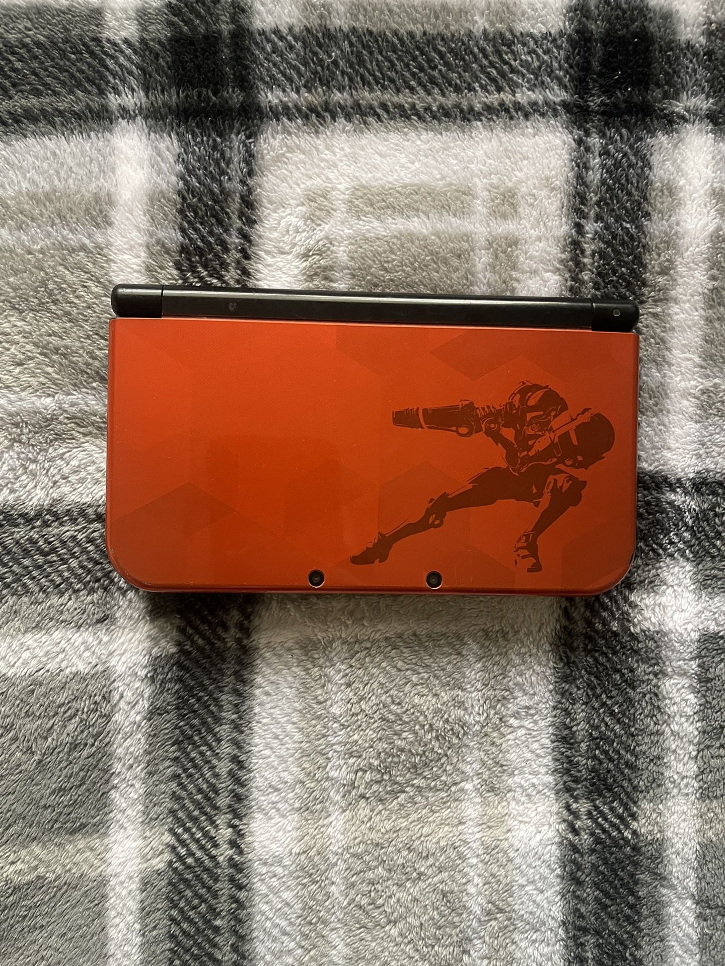 Nintendo New 3DS XL Samus Edition Metroid