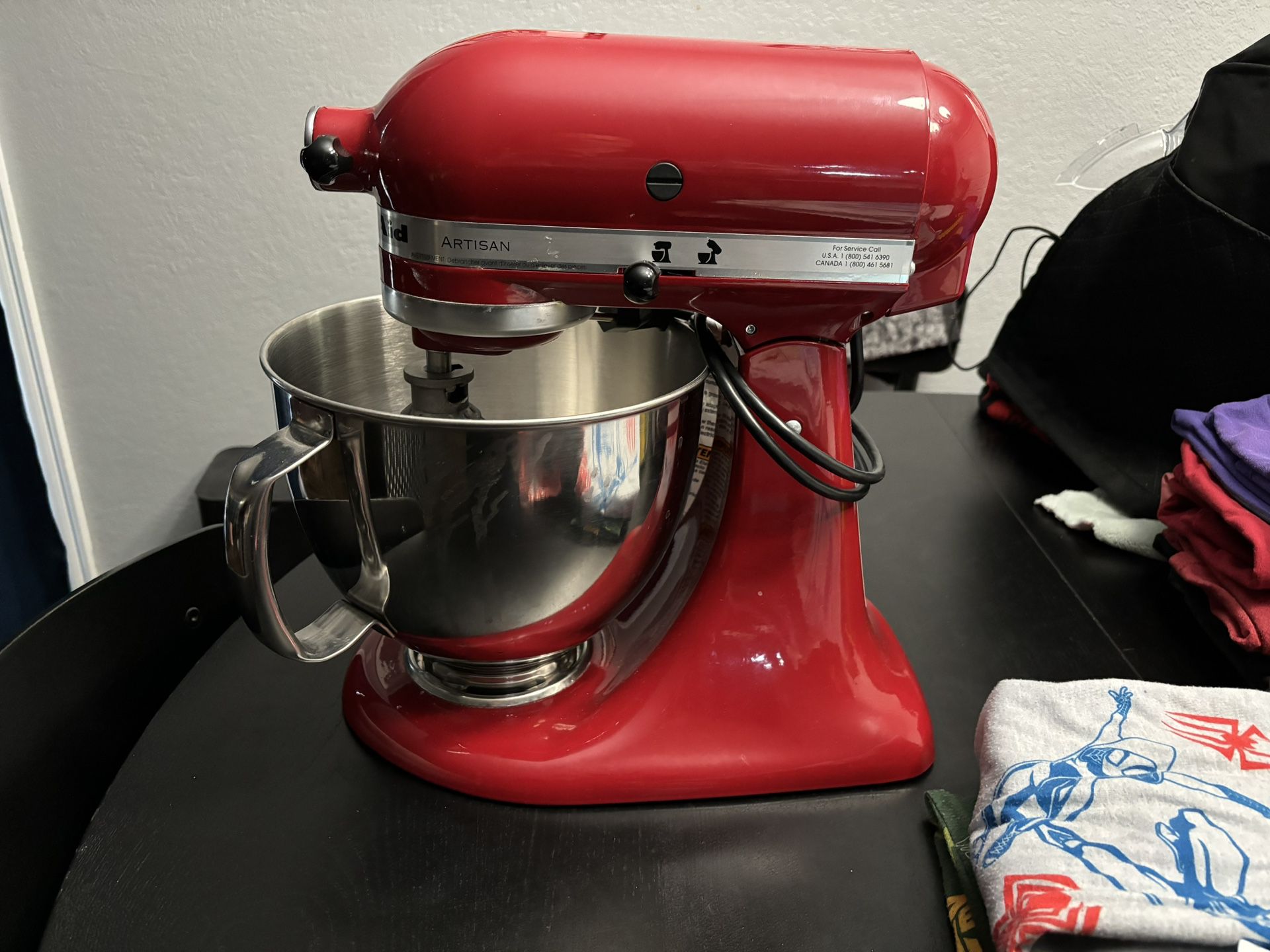 KitchenAid Mixer With Dust Cover 