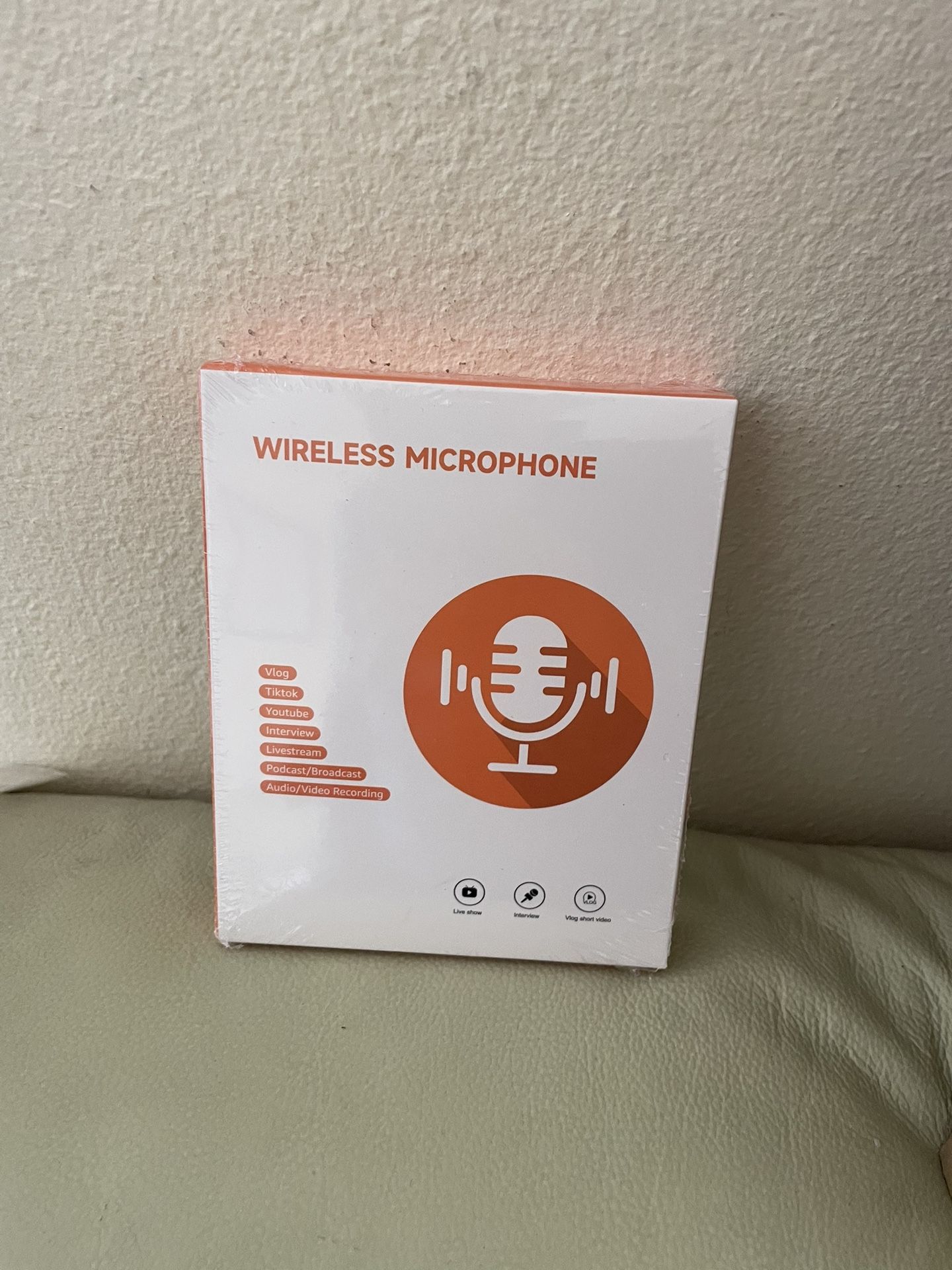 Wireless Mini Microphone for iPhone - 2 Pack Lavalier bluetooth Microphone for Video Recording, 2 In 1 Noise Reduction Lapel Mic for Ipad, Android, Cl