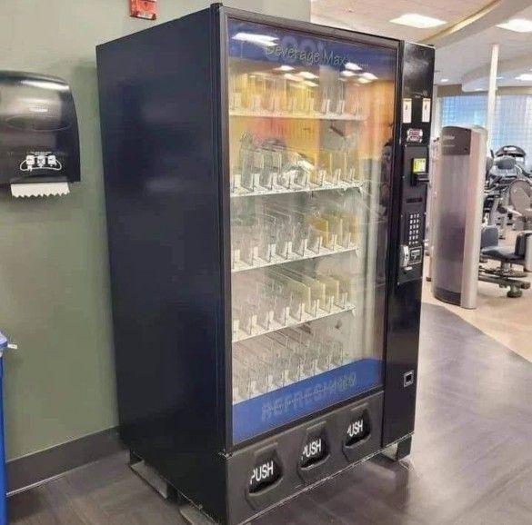 VENDING MACHINE WITH CARD READER