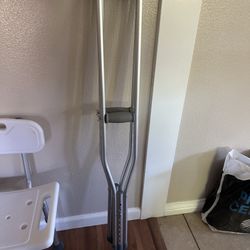 Adjustable Crutches 