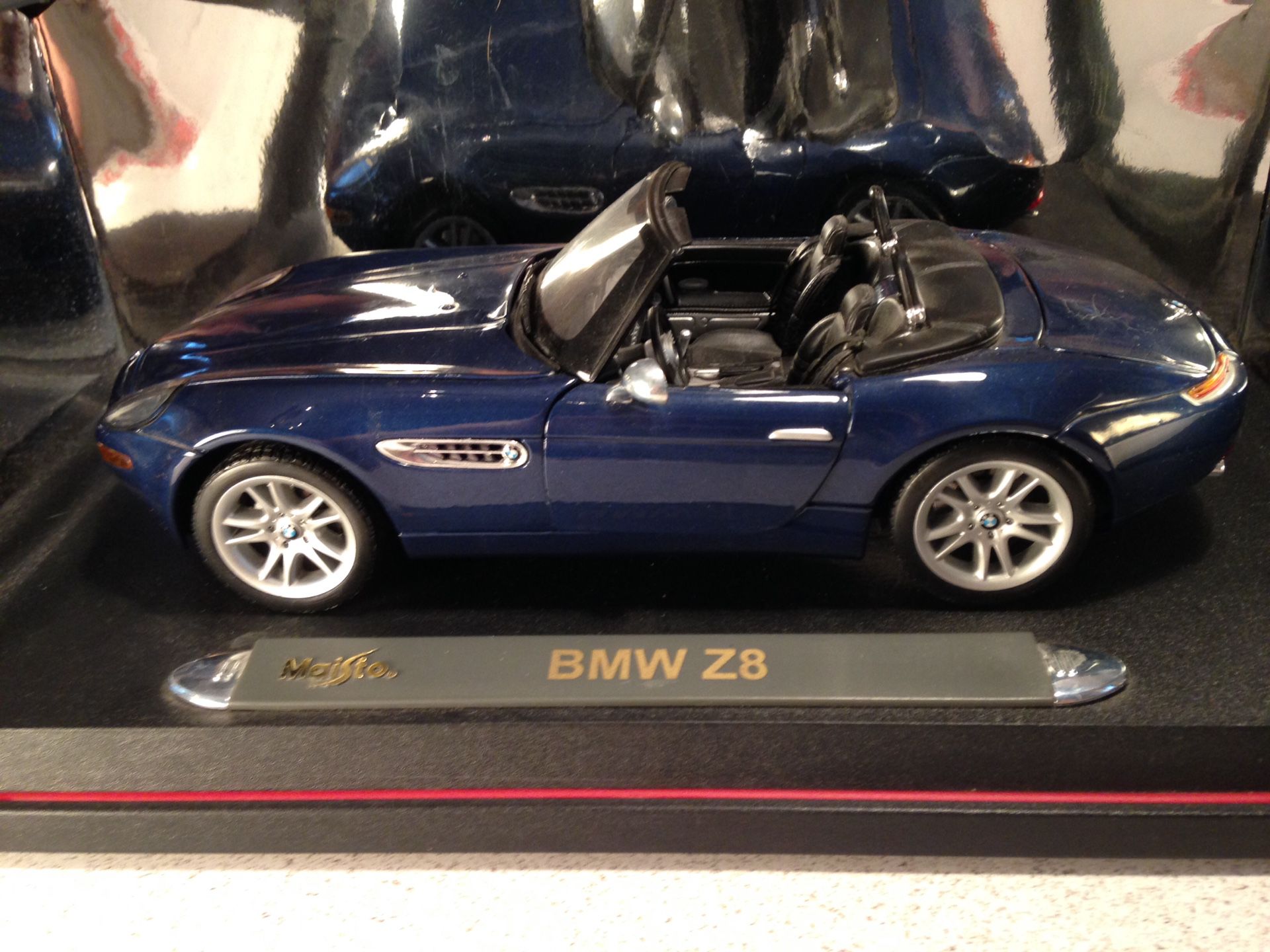 Maisto Bmw Z28 Model For Sale In Downers Grove Il Offerup