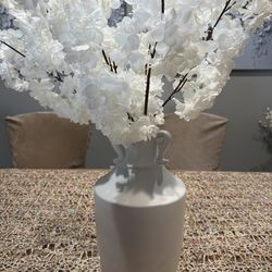 White Acrylic vase