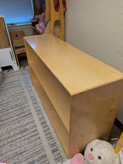 2 Jonti craft shelves