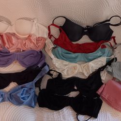 Victoria's Secret  Here's a Lucky Lot of  13 Barely Worn Size 34B Bras