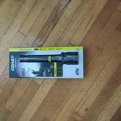 Coast 8000 lumens flashlight
