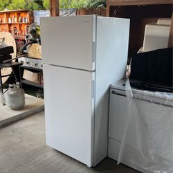 AMANA Refrigerator Top Freezer