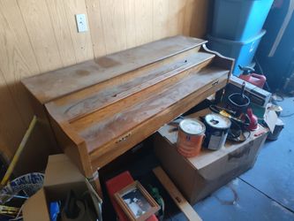 Currier Piano