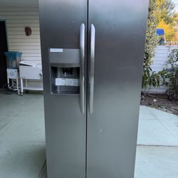 Refrigerator (Frigidaire)