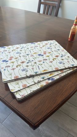 Placemats (8)