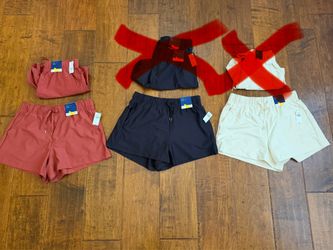 Women’s Shorts Size Small **BRAND NEW**