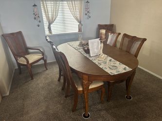 Dinning room table