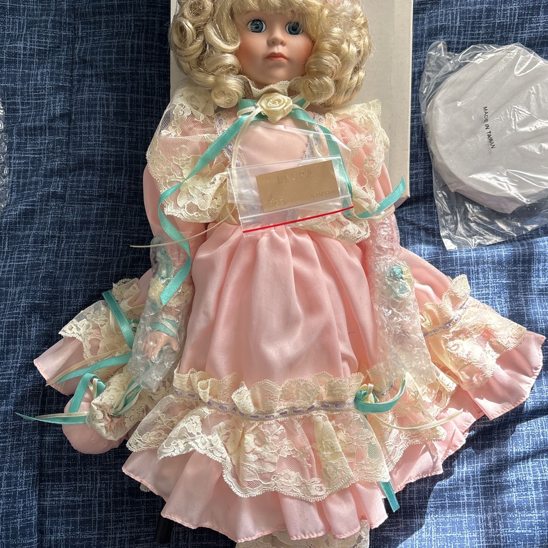 Heritage House “Laura doll” 