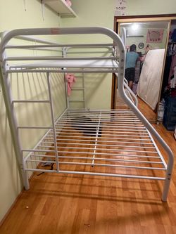 Bunkbed queen and twin