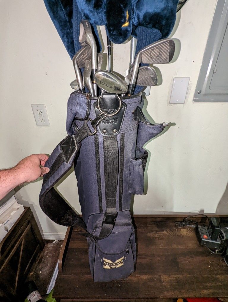 Golf Clubs And university Of Michigan Golf Bag