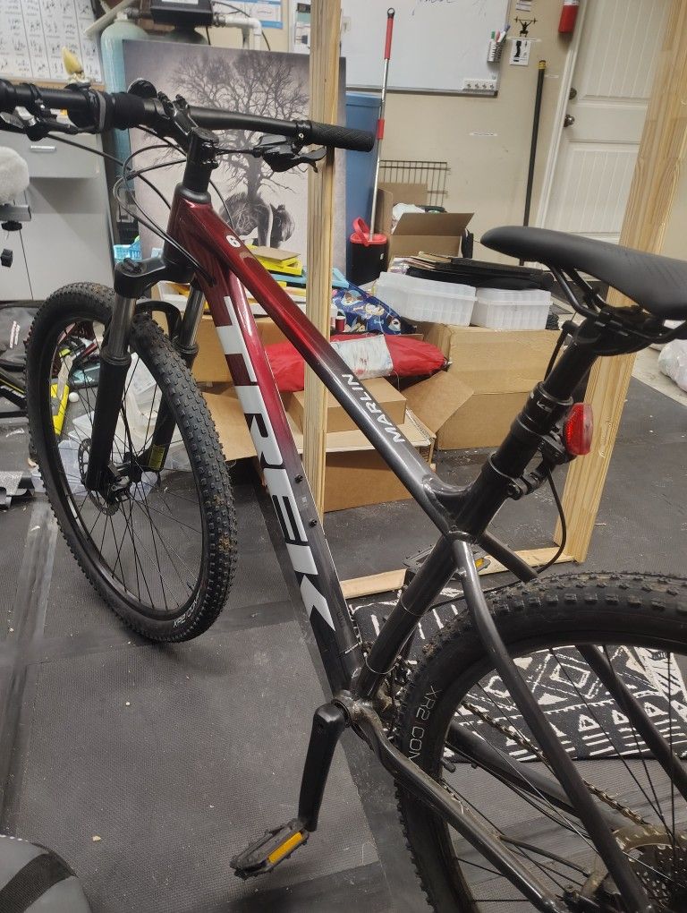 Trek Marlin 6 Size M/L