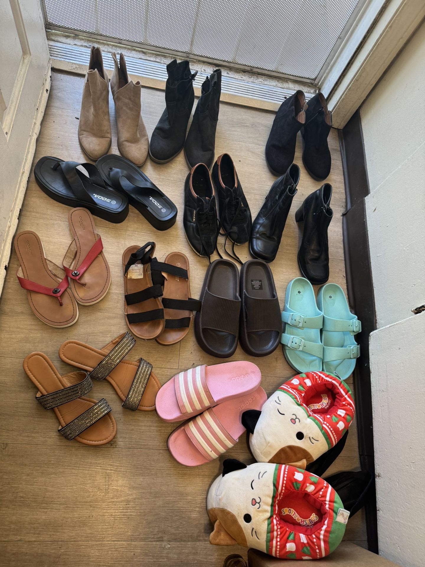 Woman bundle of mix shoes, size 8