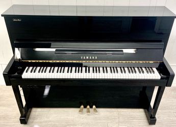 2010 Yamaha silent feature Upright piano Model YM5SD Free delivery and tuning 5 yrs warranty