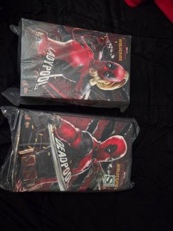 Hot toys sideshow exclusive deadpool and hot toys lady deadpool