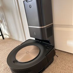 Roomba S9 + Self Emptying Vacuum Cleaner iRobot.