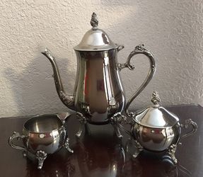 VINTAGE SILVER PLATED 3 PIECE FOOTED TEA SET