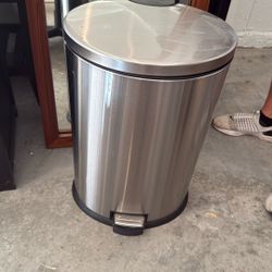 Stainless Steel 13 Gallon Trash Can 