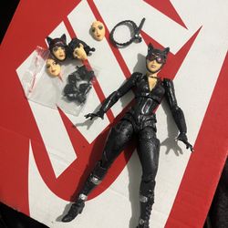 Bootleg Revoltech Catwoman 