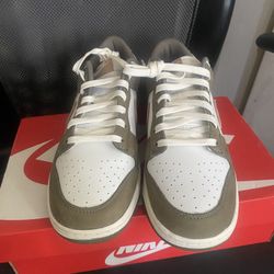Nike dunk trainers green size 9