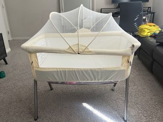 Brand new bassinet