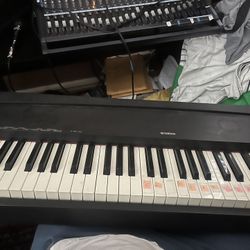Yamaha P70 Keyboard  Electronic Piano