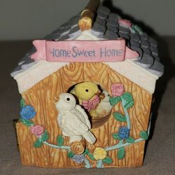 Vintage Easter/Spring Porcelain Diorama Cottontale Cottages Birdhouse
