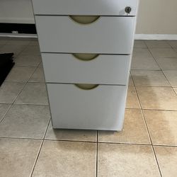 3 drawer filing cabinet with lock