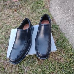 Men's  Clarks Dress/ Casual Shoes Size 10