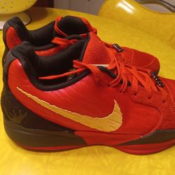 Nikes size 7 good condition $50 reduced to 25