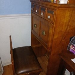 Built In Desk And Chair