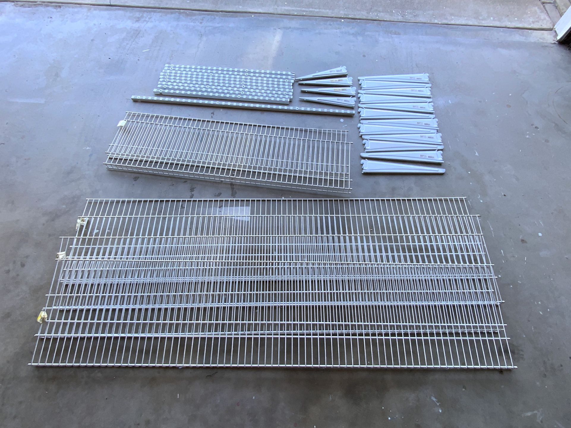 ClosetMaid Shelving Set