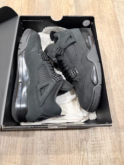 Black Cat Jordan 4