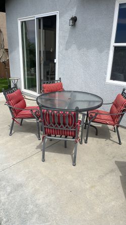 Outdoor Dining Table with 4 Chairs