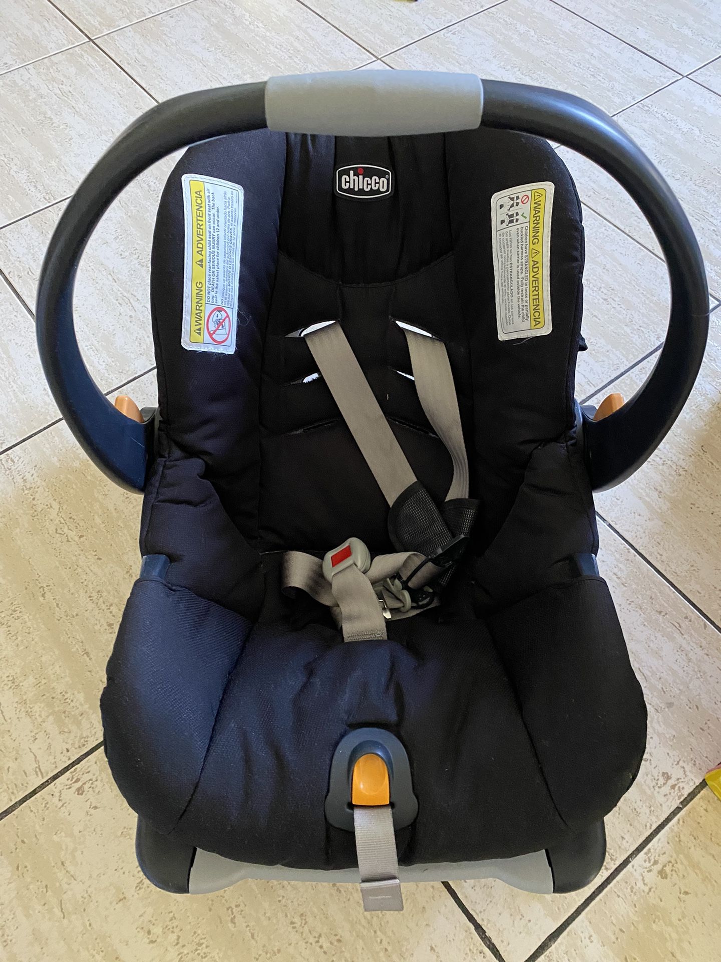 Chicco Keyfit 30 Infant Car seat WITH BASE