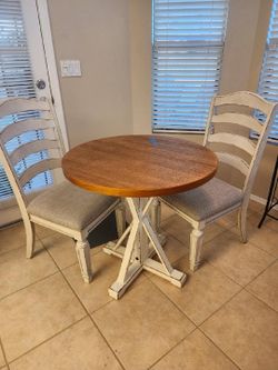 Bistro Table and 2 chairs