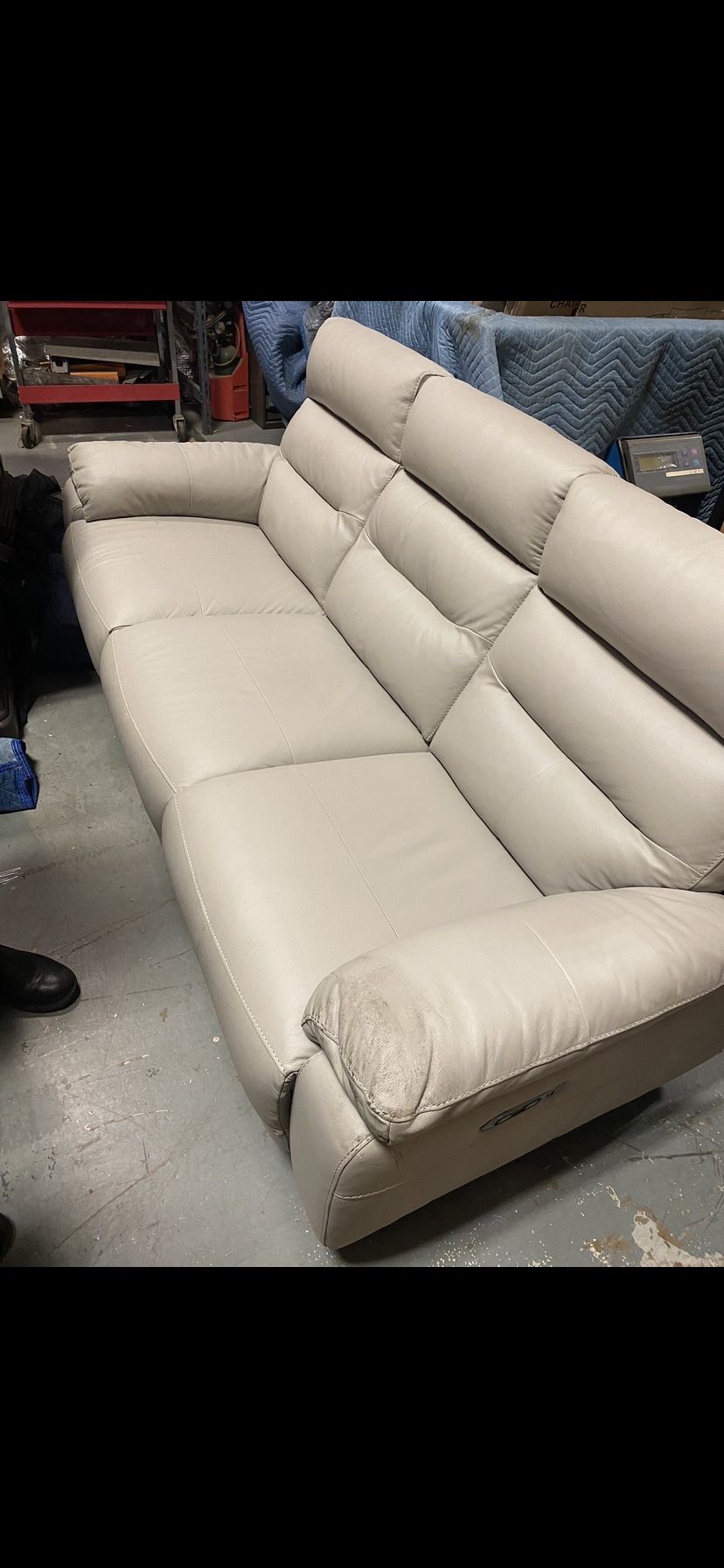 Reclinable sofa 