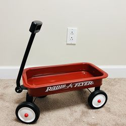 Radio Flyer Little Red Toy Wagon