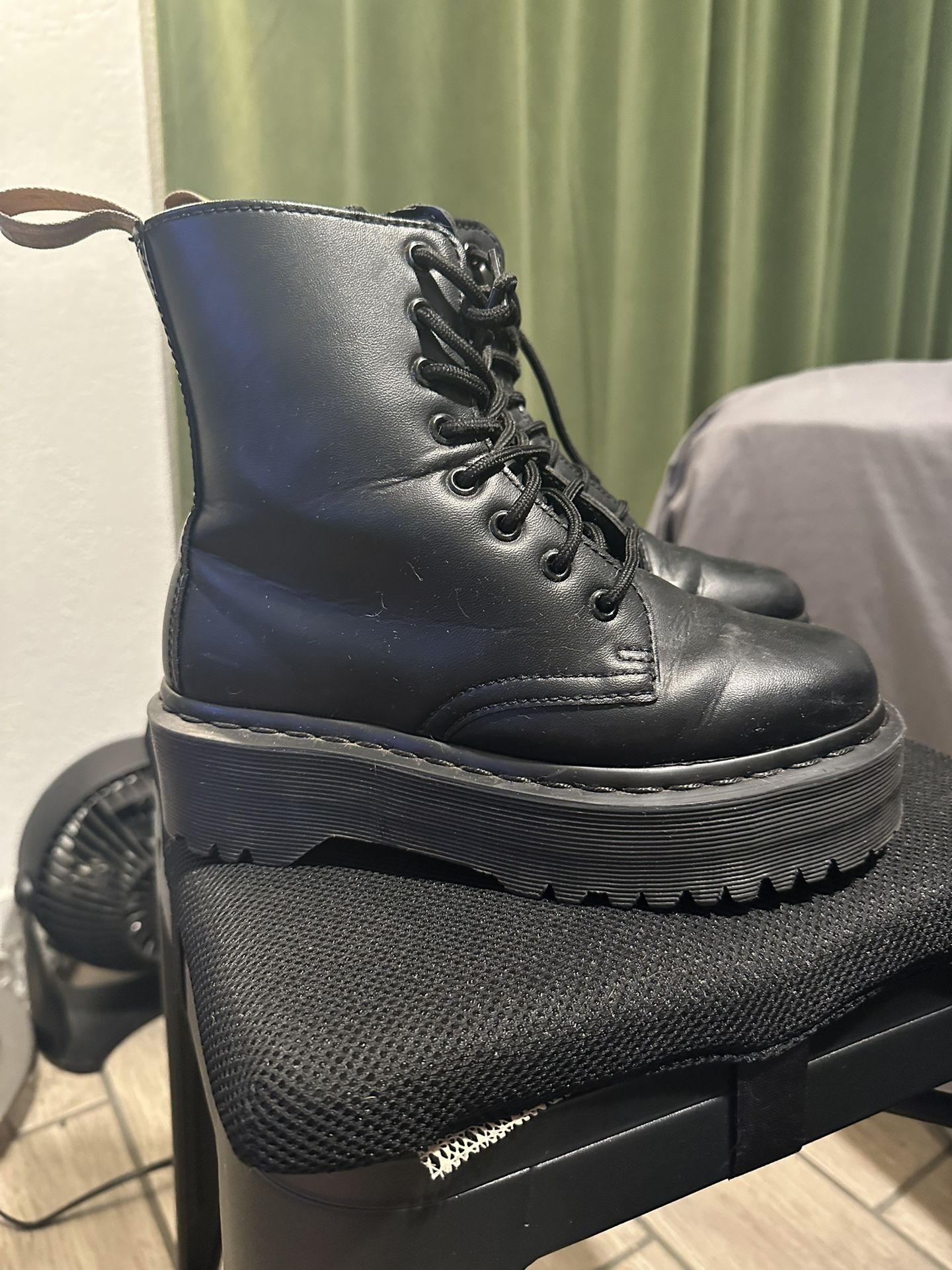 Dr Marten Boots