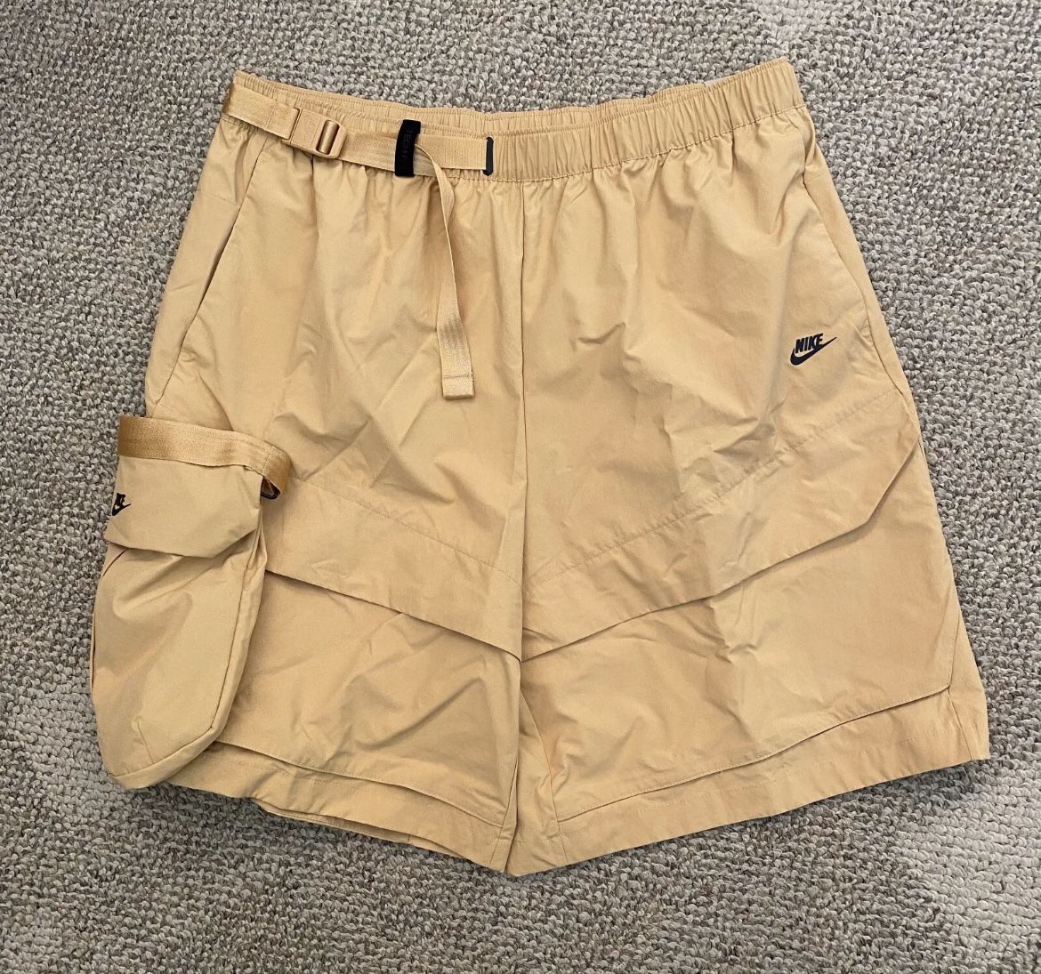 Nike Sportswear Tech Pack Woven Packable Cargo Shorts Men Size Small, brand new with tags!