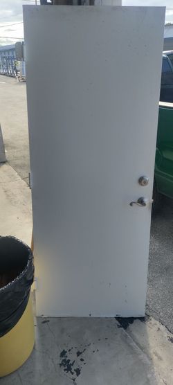 Exterior smooth single door solid wood very heavy 32 x 80
